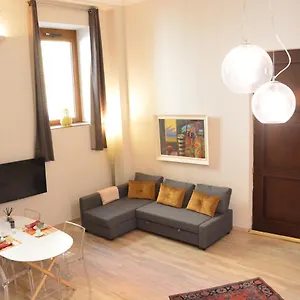 amphitheatrum-italianflat.hotelinveneto.com/